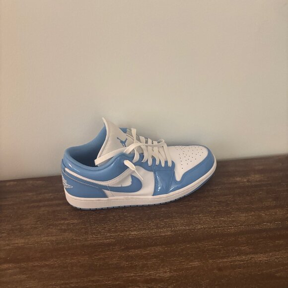 Mens Air Jordan Lows UNC University Blue, Size 8.5 - Picture 6 of 6